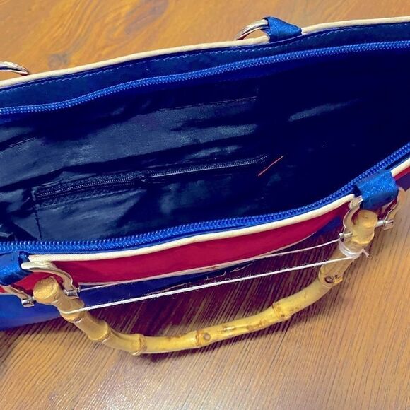 🌹 Fibonacci Sun Embroidery Blue & Red Satin Bag With Bamboo Wooden Handles 🌹 - Picture 4 of 4